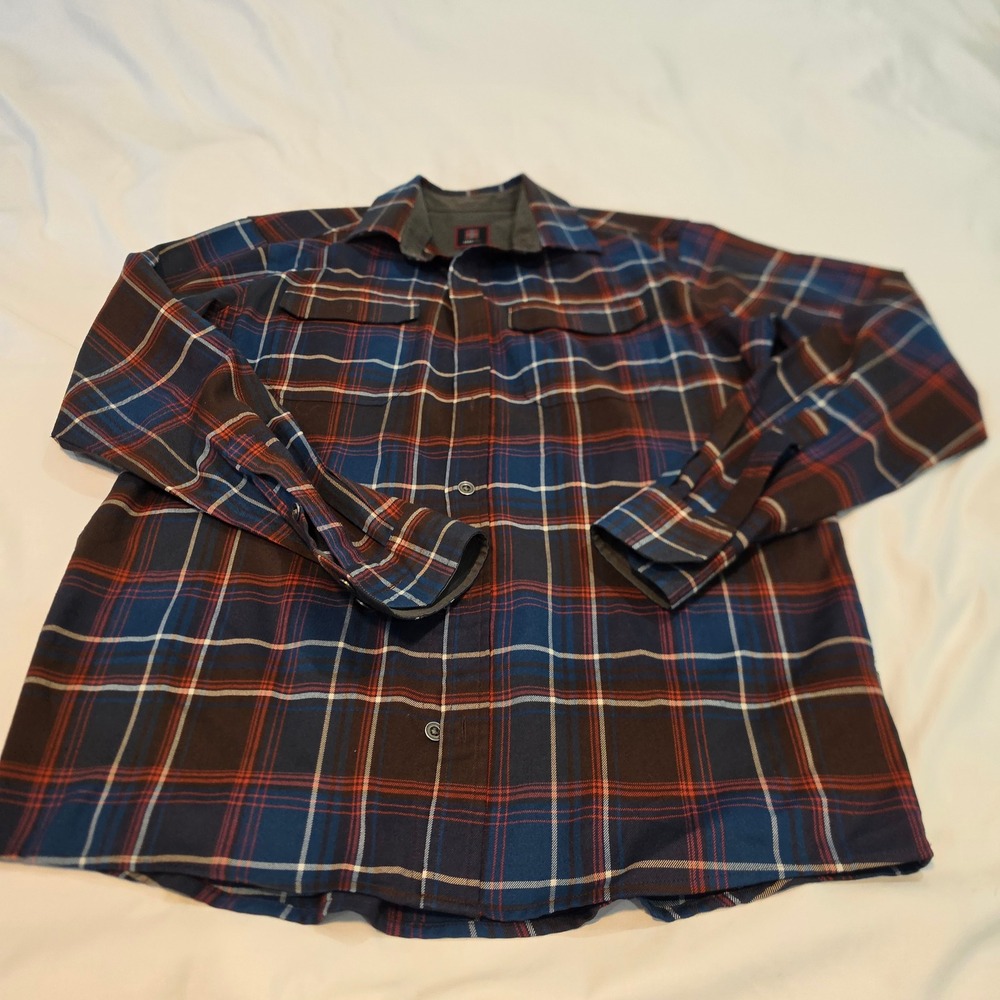 SwissTech Button Down Shirt Mens M Blue Plaid SM47Y118 Excellent Stretch Pocket